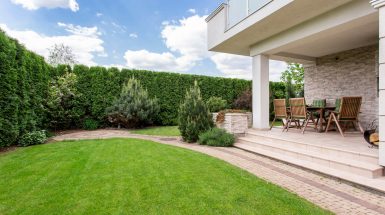 Чист и подреден двор